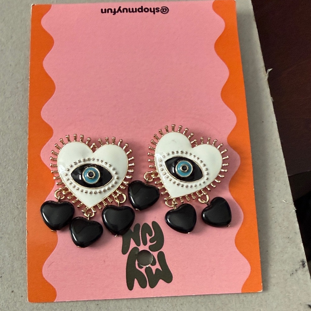 Heart Eye Earrings with Black Hearts
